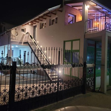 Apartments Pkt Delux Ni Екстериор снимка