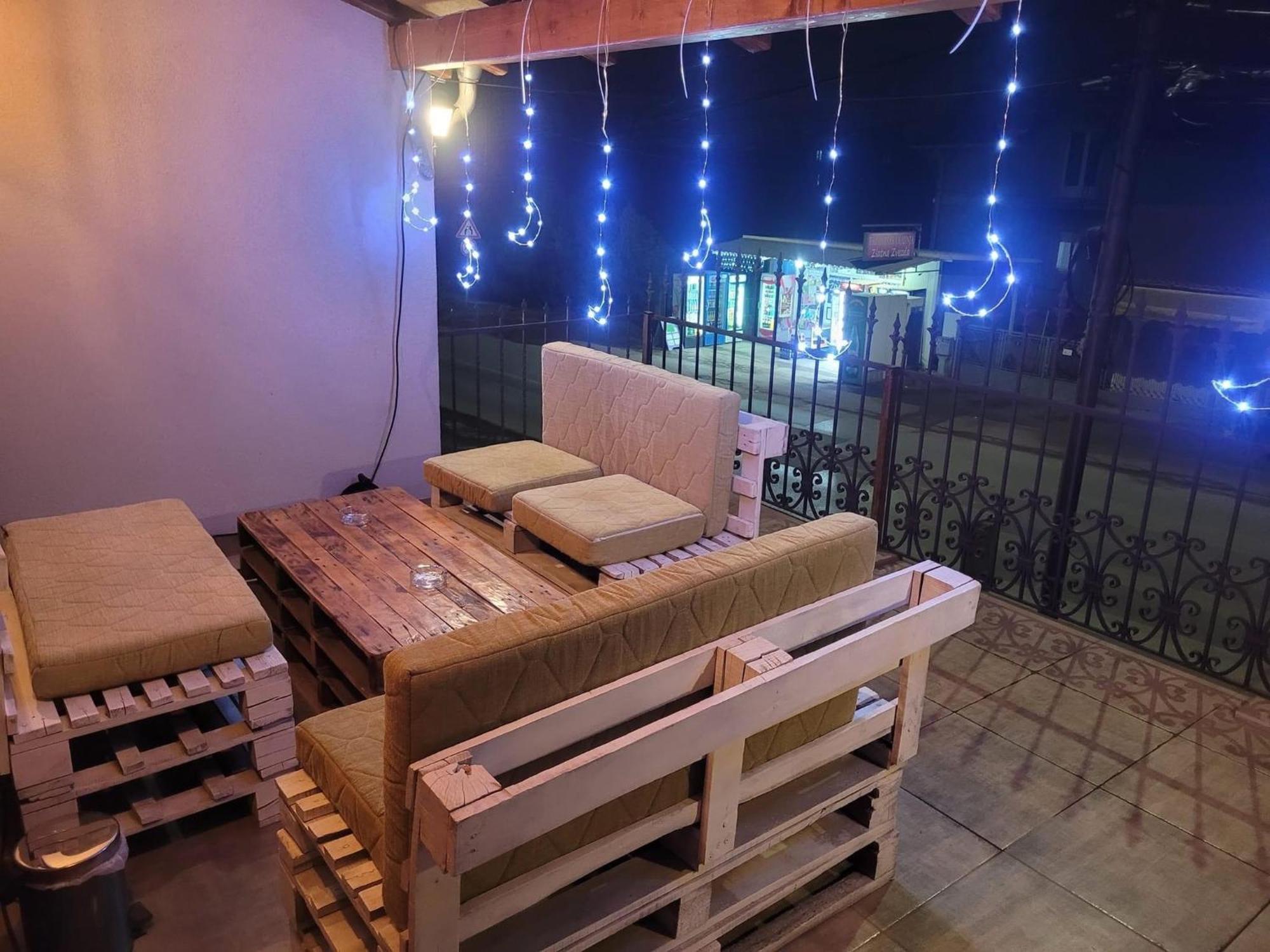 Apartments Pkt Delux Ni Екстериор снимка