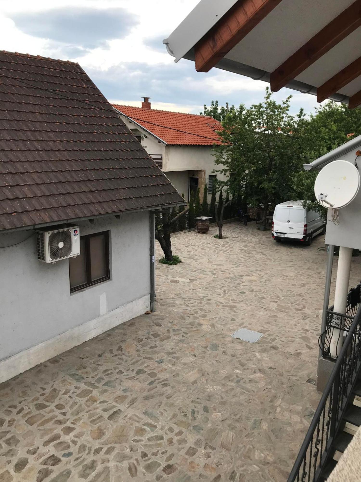 Apartments Pkt Delux Ni Екстериор снимка