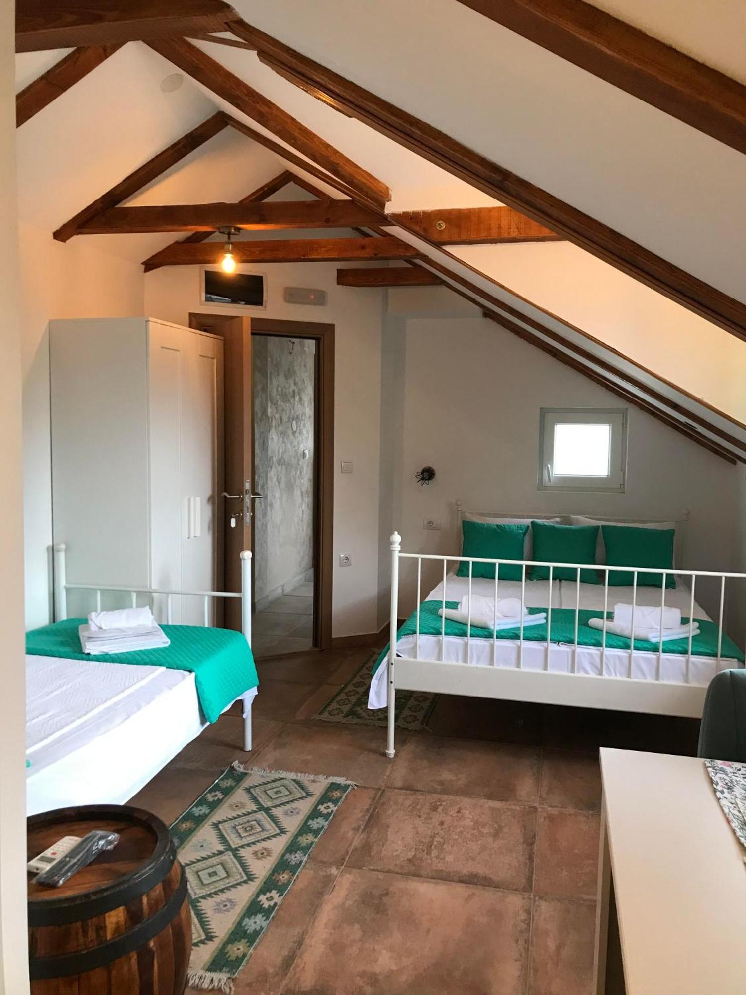 Apartments Pkt Delux Ni Екстериор снимка