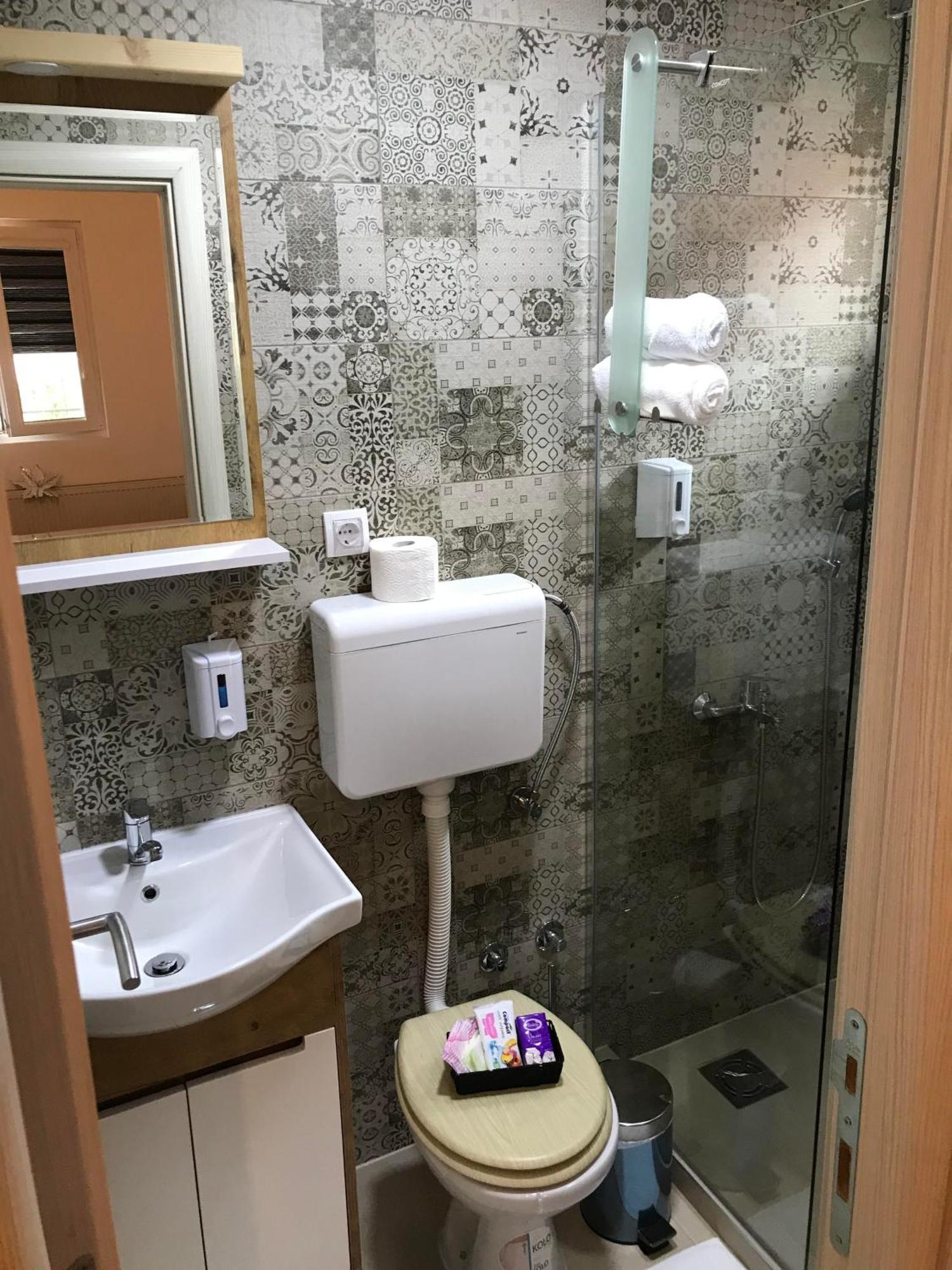 Apartments Pkt Delux Ni Екстериор снимка