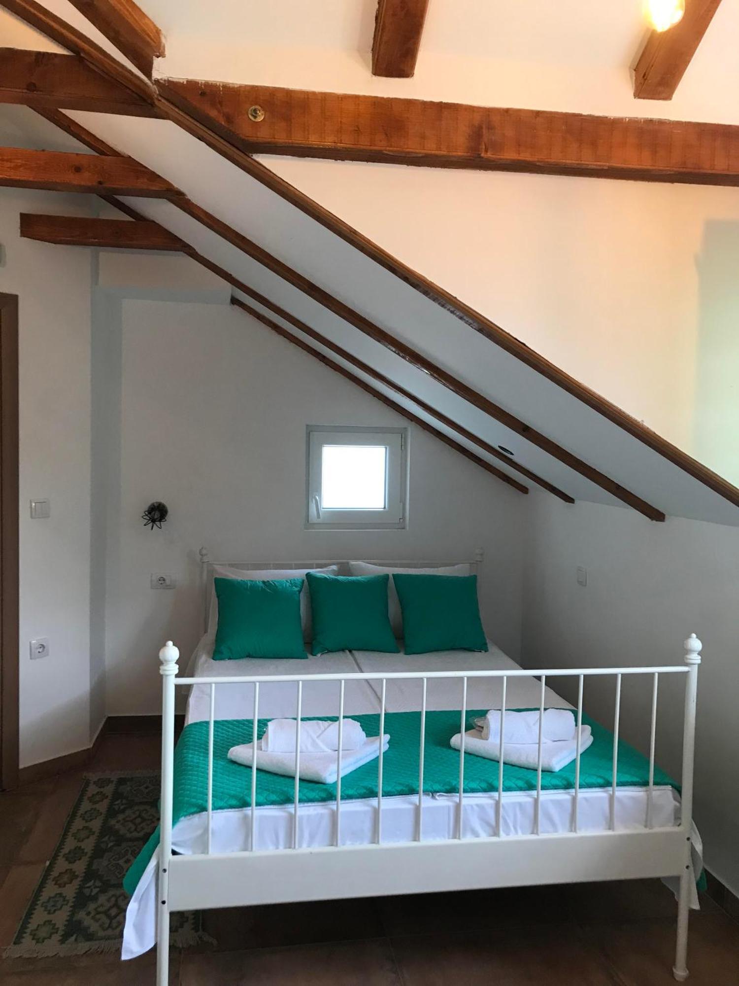 Apartments Pkt Delux Ni Екстериор снимка