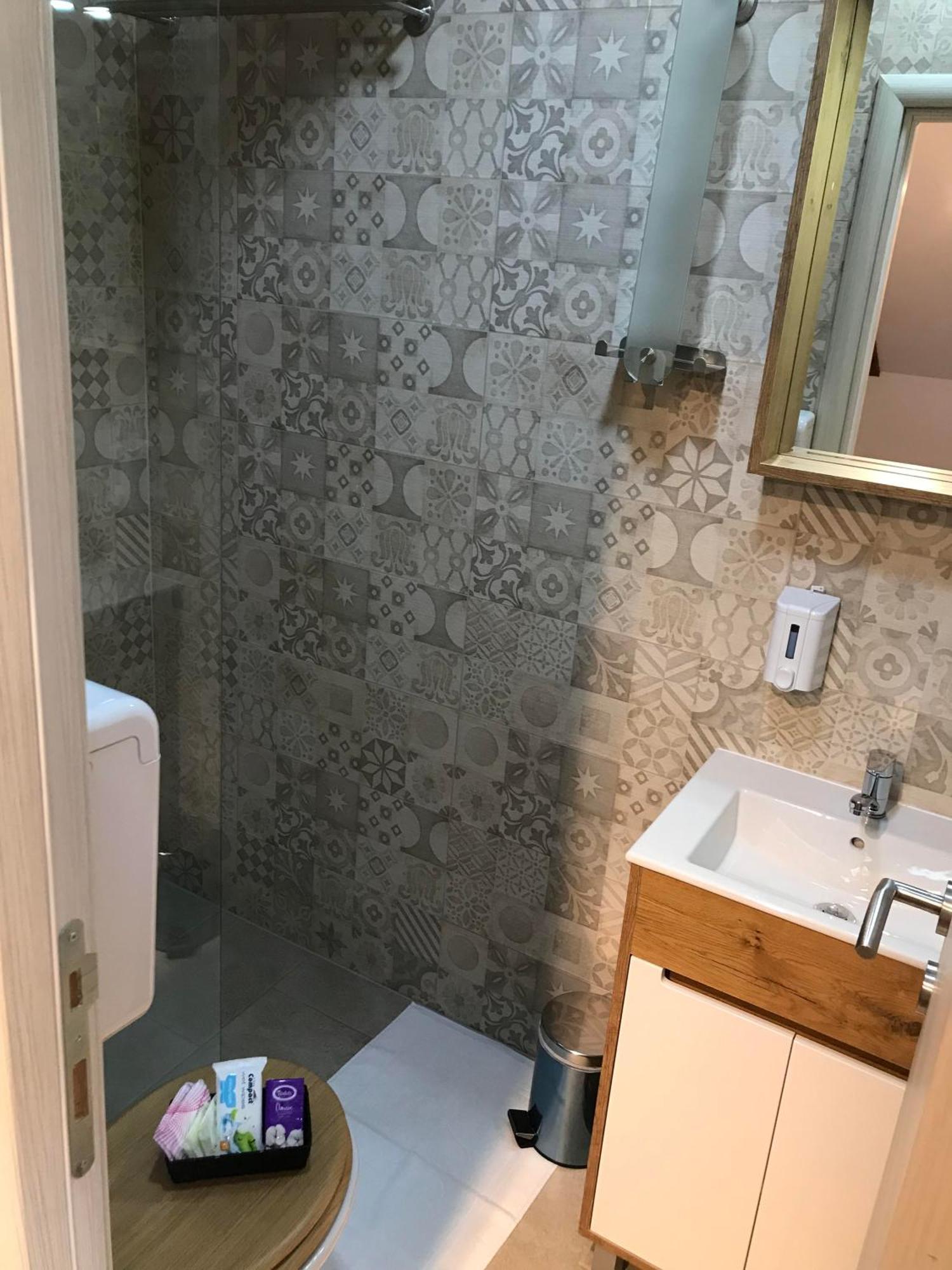Apartments Pkt Delux Ni Екстериор снимка