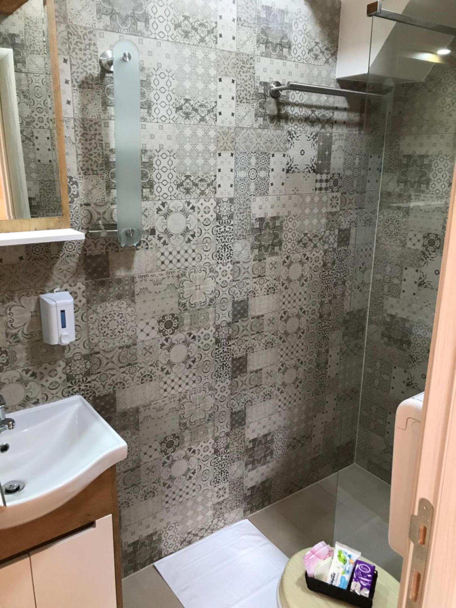 Apartments Pkt Delux Ni Екстериор снимка